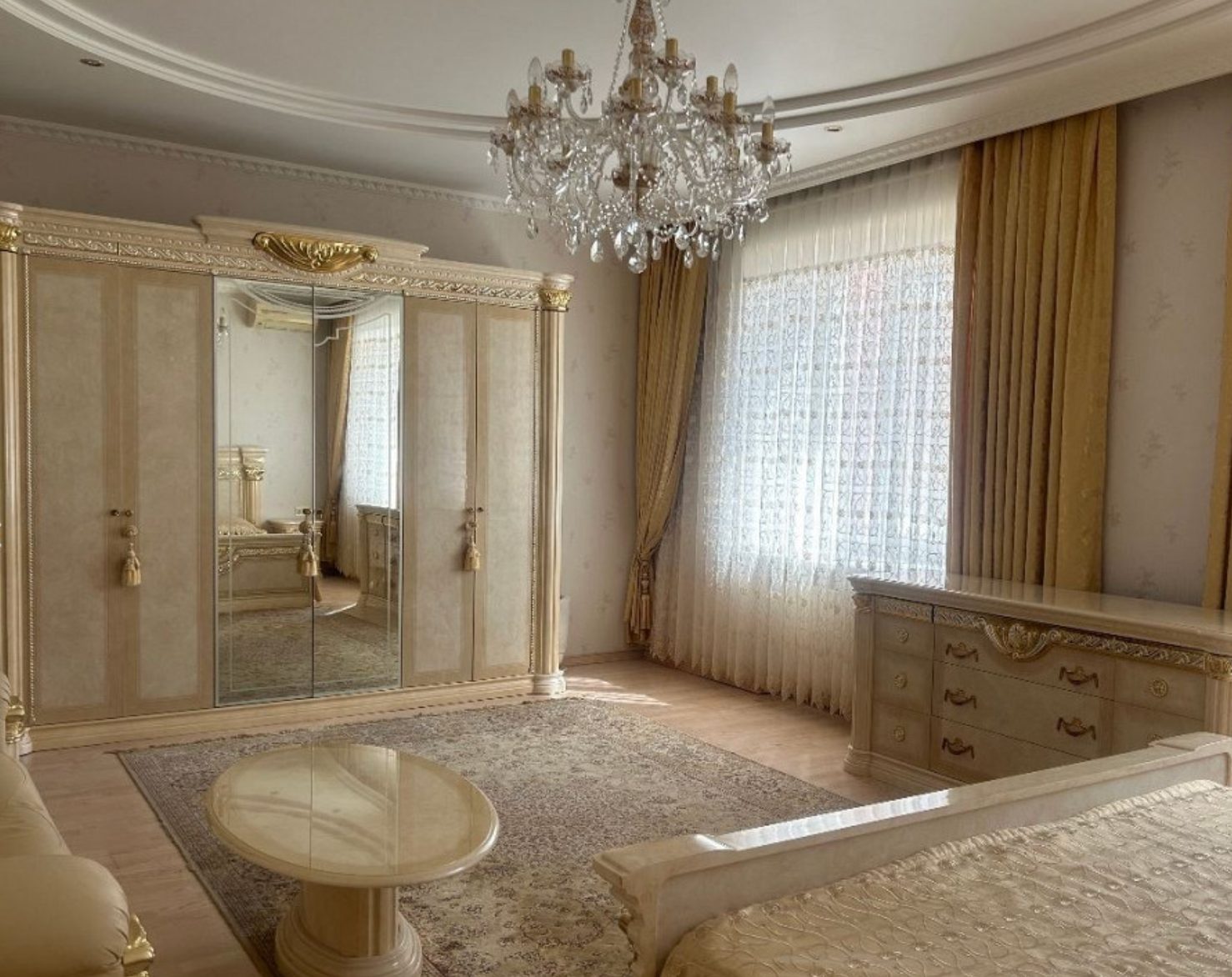 Продам Шикарную 3 комн кв-ру Новострой. Есть Паркинг. Ремонт. Мебель