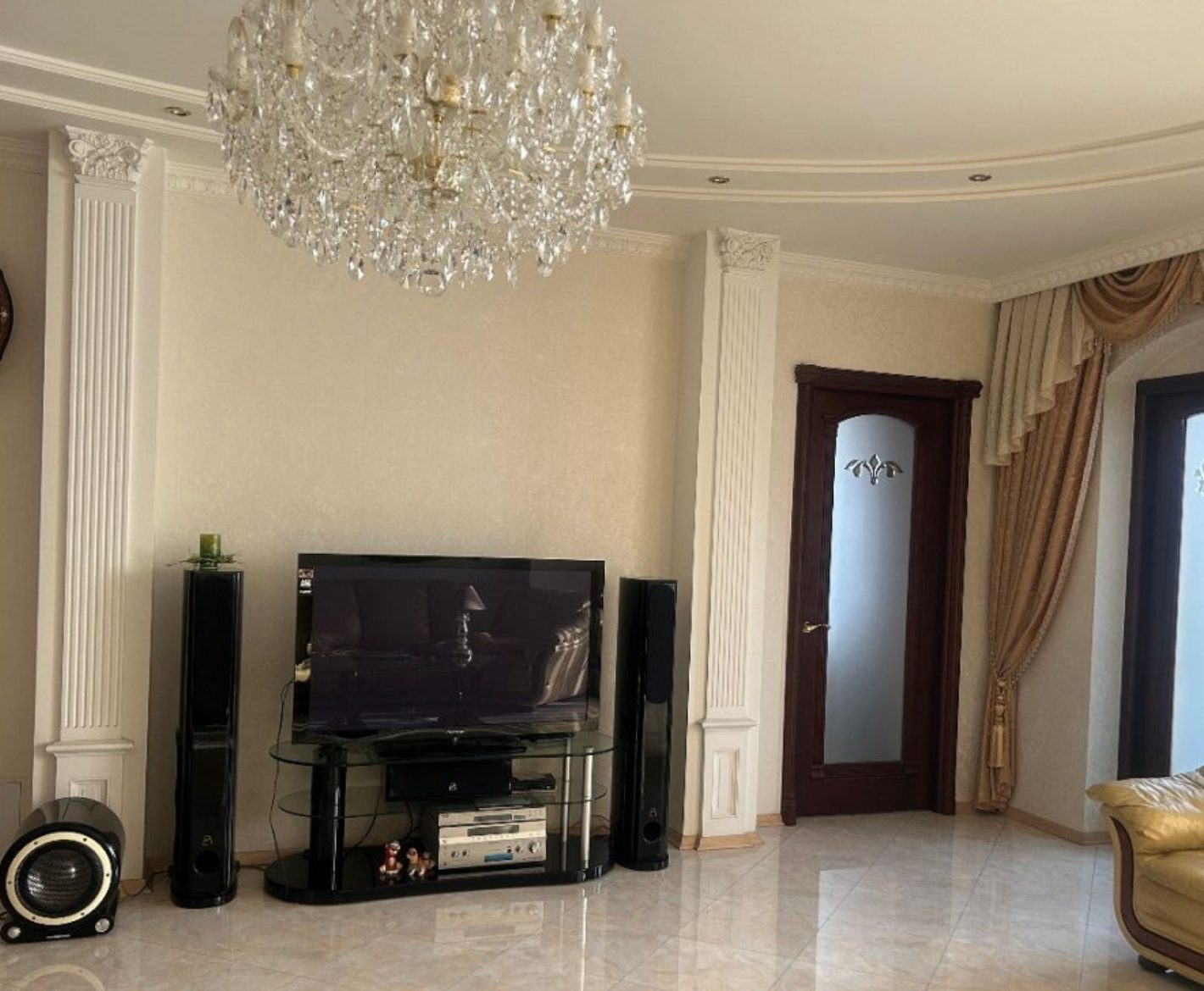 Продам Шикарную 3 комн кв-ру Новострой. Есть Паркинг. Ремонт. Мебель — фото 7