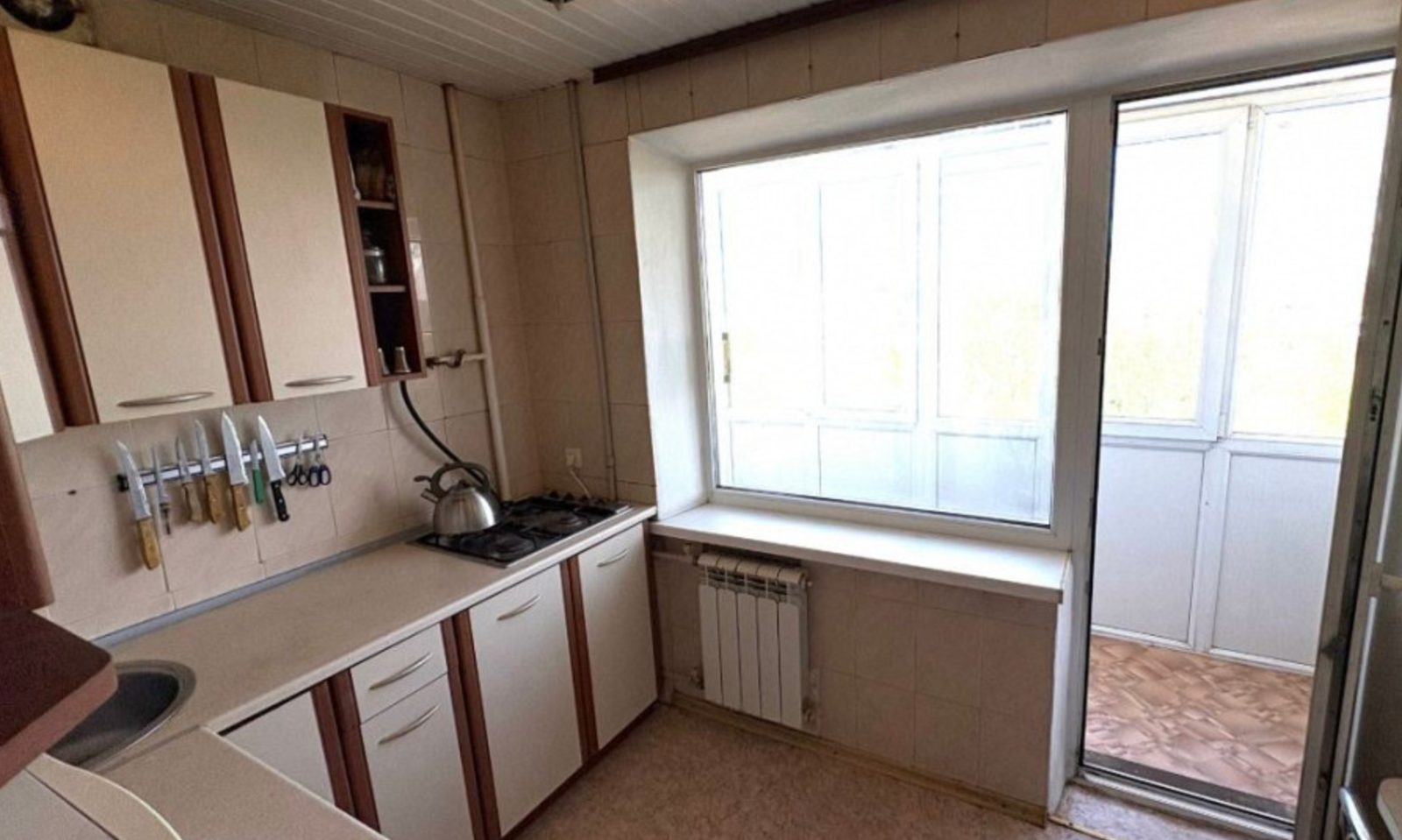 Собственник. Продам 3 комн.кв. 66кв.м. ул.Артема ТЦ "Донецк Сити"  в Донецке