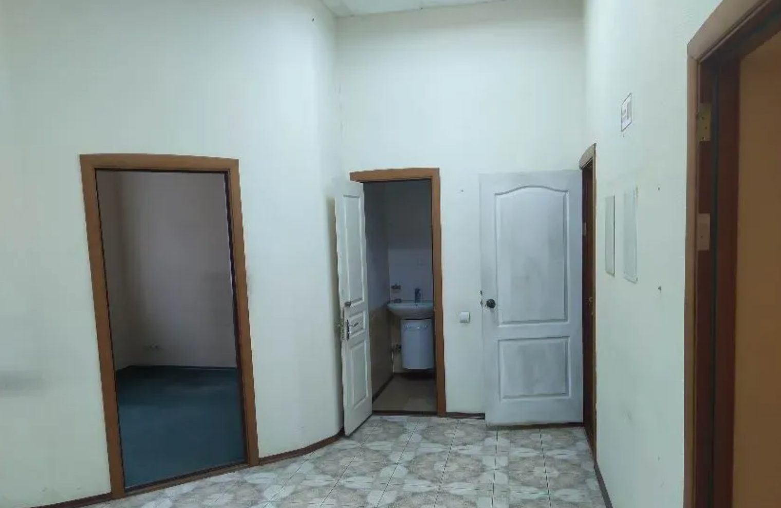 Аренда нежилого помещения 296 кв.м. ул. Розы Люксембург в Донецке