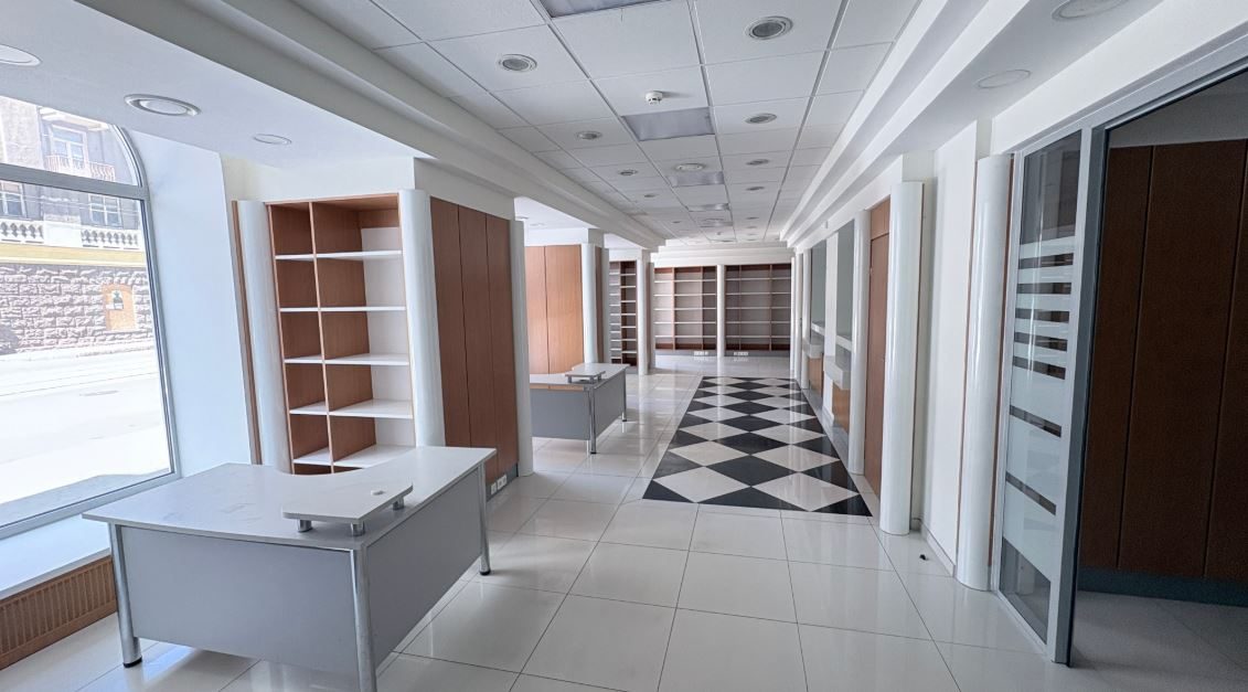 Аренда Магазин, Офис с Мебелью. 145 м² Отл.сост. Центр Донецка. 