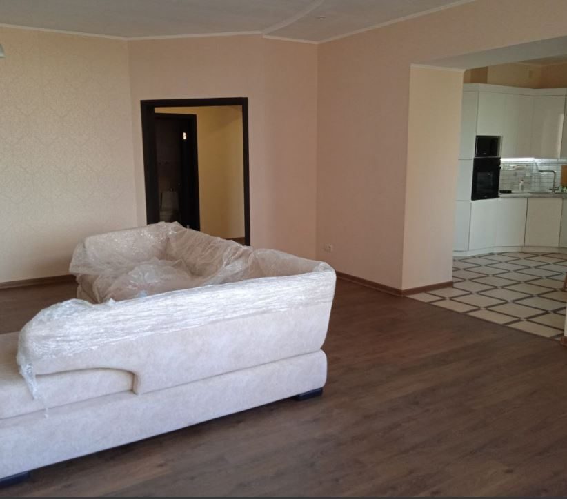 Продажа 3 комн. квартира 150м Есть Паркинг около к-р "Звездочка"