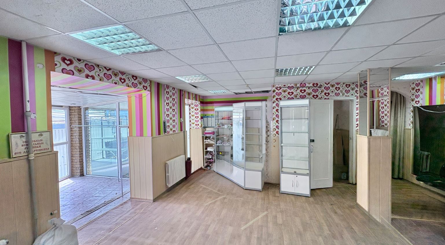 Собственник. Аренда МАГАЗИН, САЛОН, ОФИС пл. 107 м²   ул. Горная 2. ЖД вокзал, строительный рынок