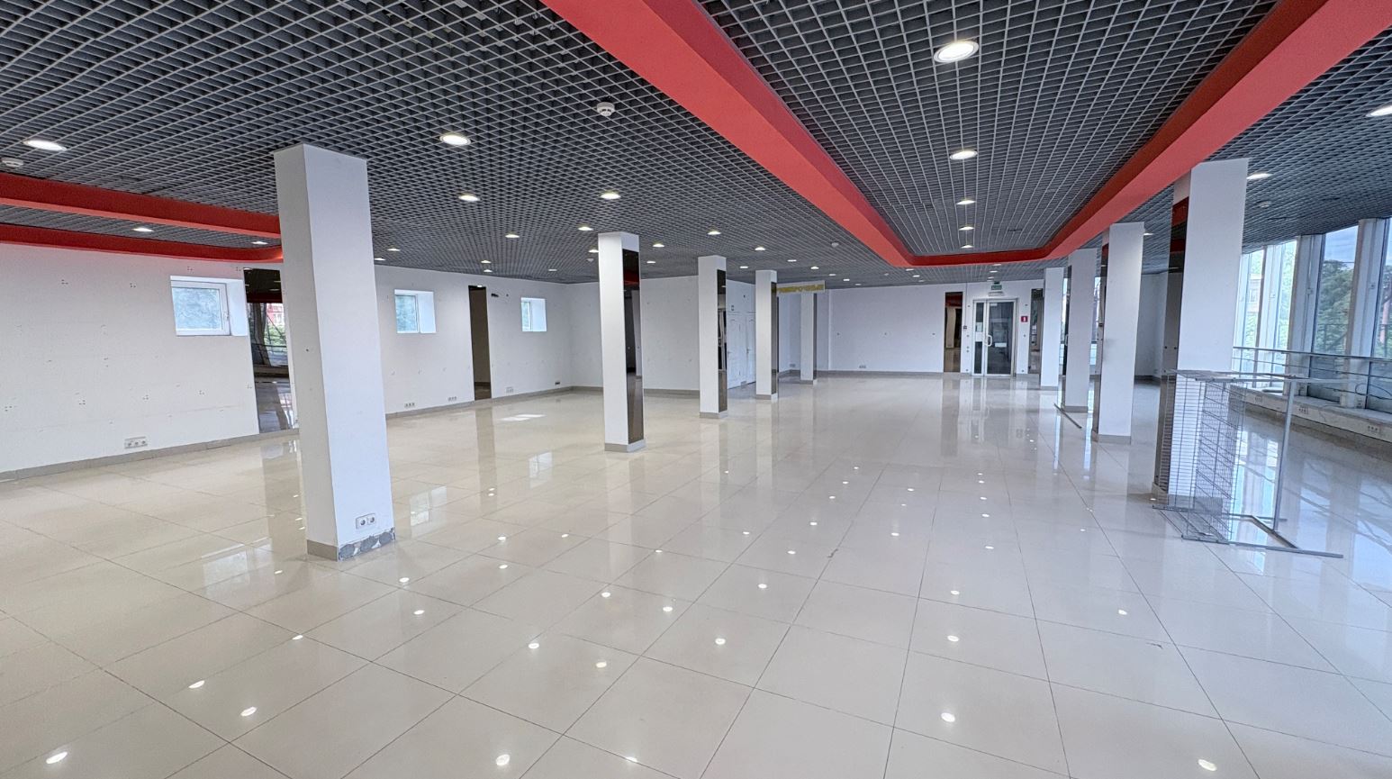 Аренда магазина 300 м²  около пл.Ленина. Отл.состояние